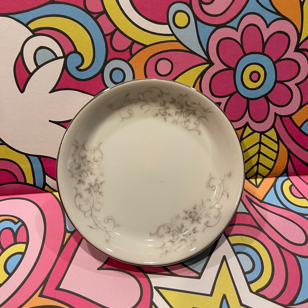 Camelot China Pattern Carrousel #1315 Scrolling Floral Design cup saucer Japan